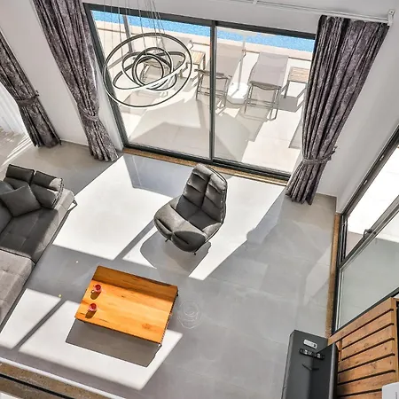 Celebrity Villa